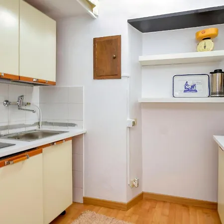 Apartmán Lovely In With Kitchen